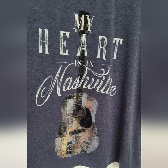 My Heart Is In Nashville Graphic Tee NWOT - Picture 9 of 9
